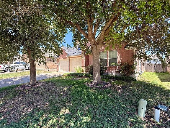 3rd image of 2816 Mission Tejas Dr