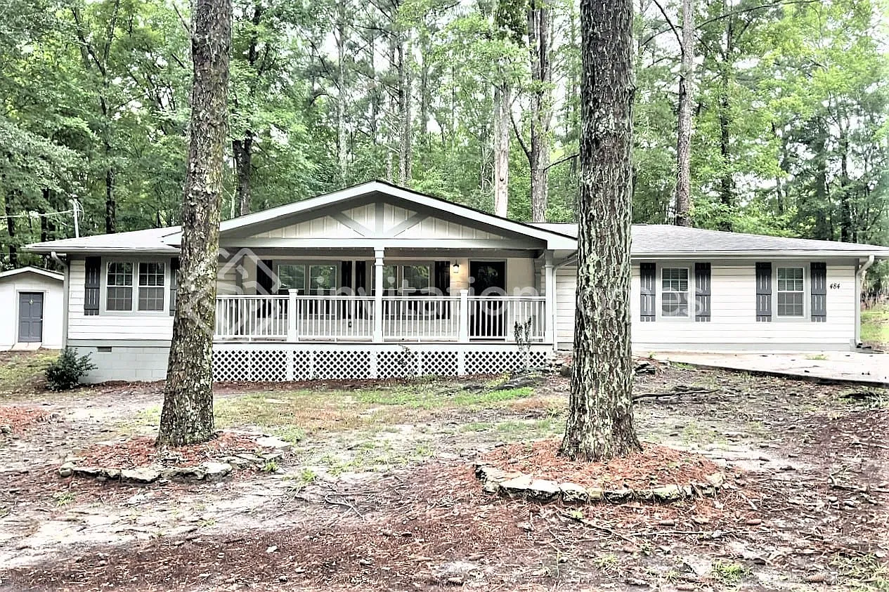 484 Dot Dr photo 1