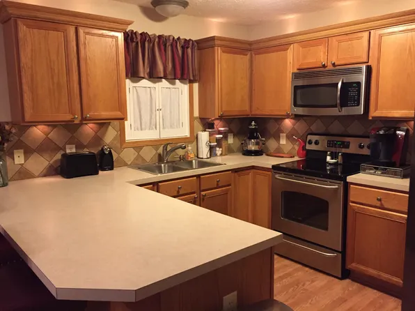 2504 Hazelnut Rd, Ravenna, OH 44266