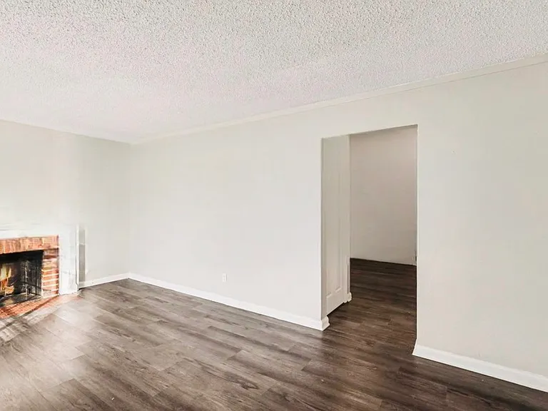 6220 Agnes Ave — Photo 2