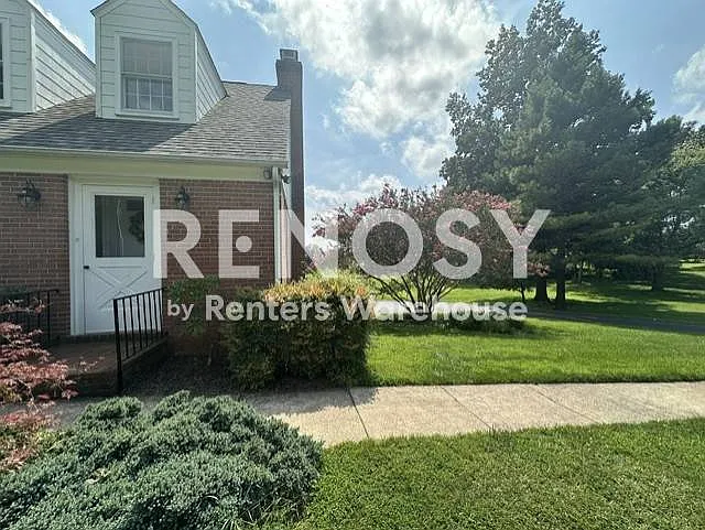 Lovely Cape Cod Single Family Home, 3-4 bedrooms, 3 bath — Photo 3