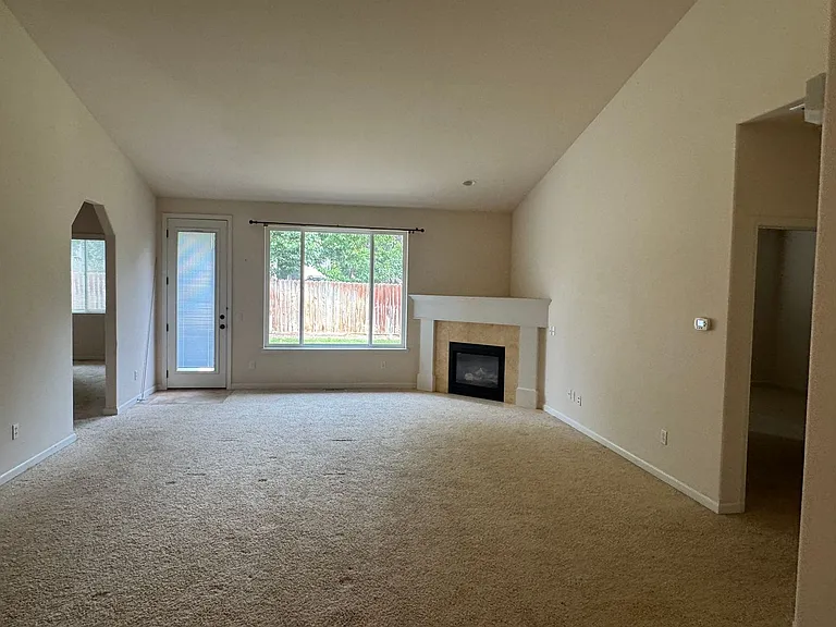 1707 E Ashford Way — Photo 14
