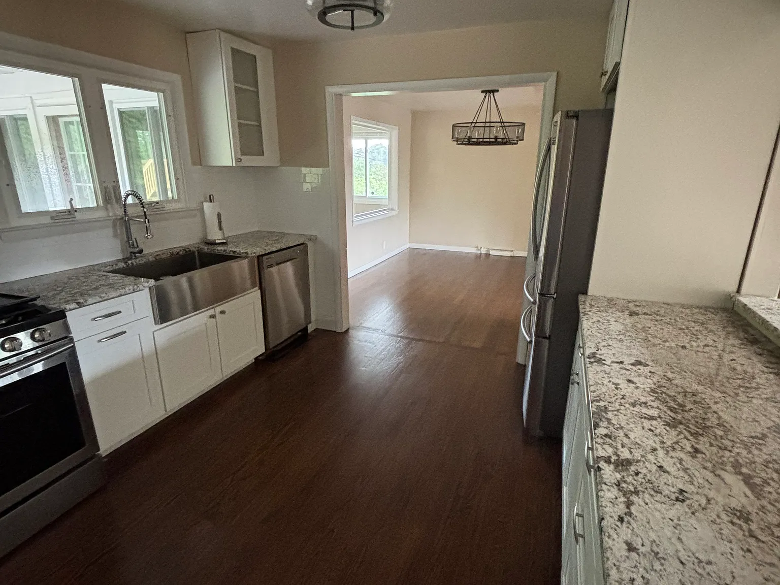 3 bed, 2.5 bath, 2980 sqft, $4,000 — Photo 4