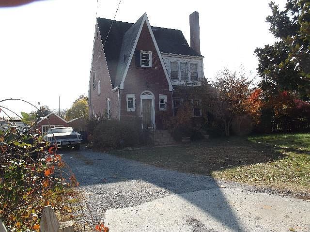 1st image of 415 Huntington Blvd NE