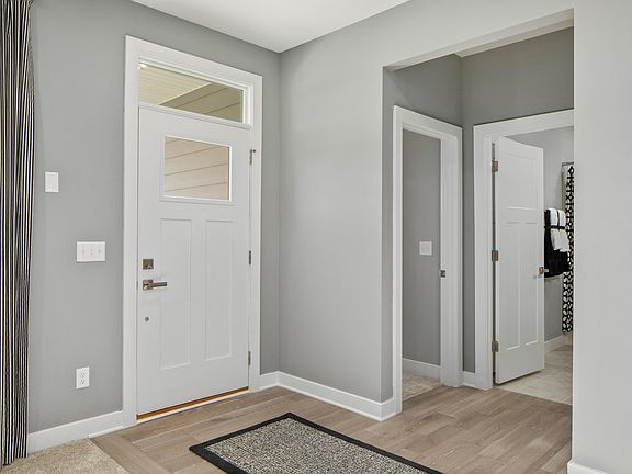 4th image of 2417 Radcliffe Dr