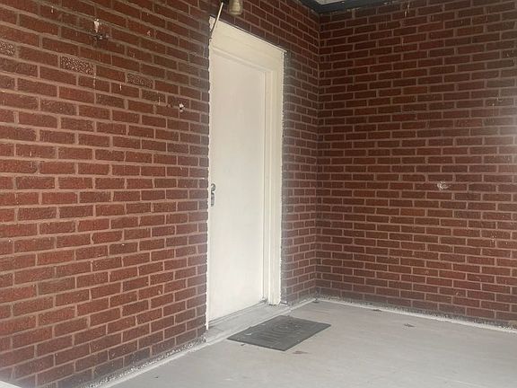3rd image of 1914 McCalla Ave APT B
