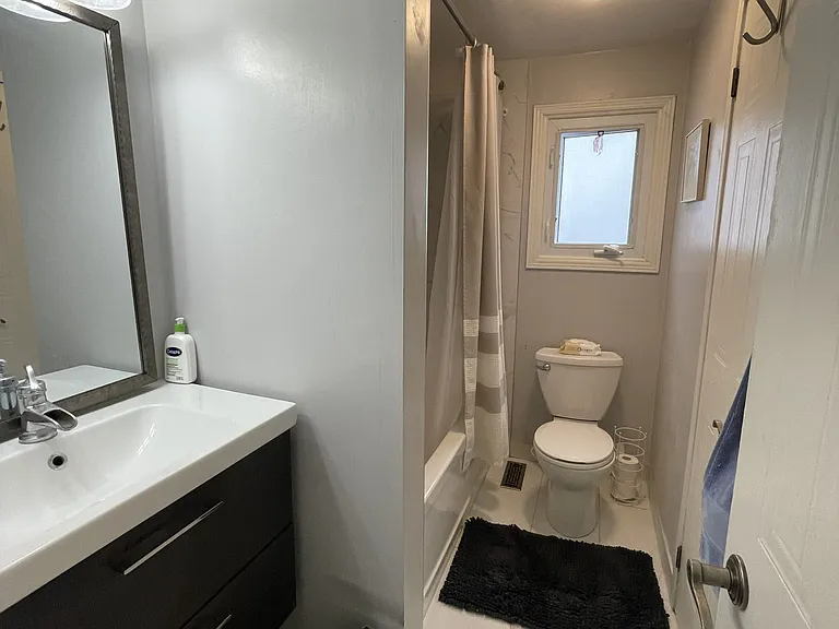 2140 Clipper Cres — Photo 12