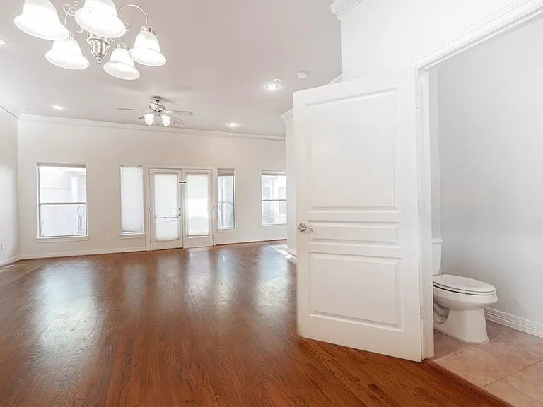 5345 Live Oak St — Photo 2