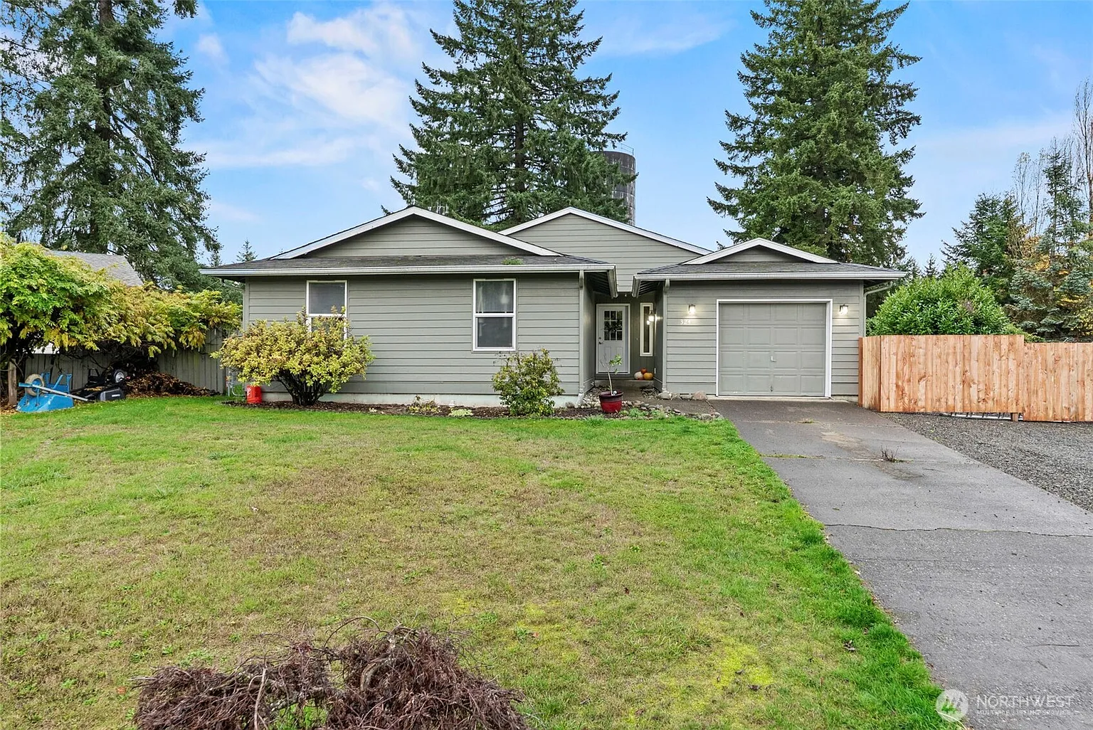 324 Cedar Court photo 1