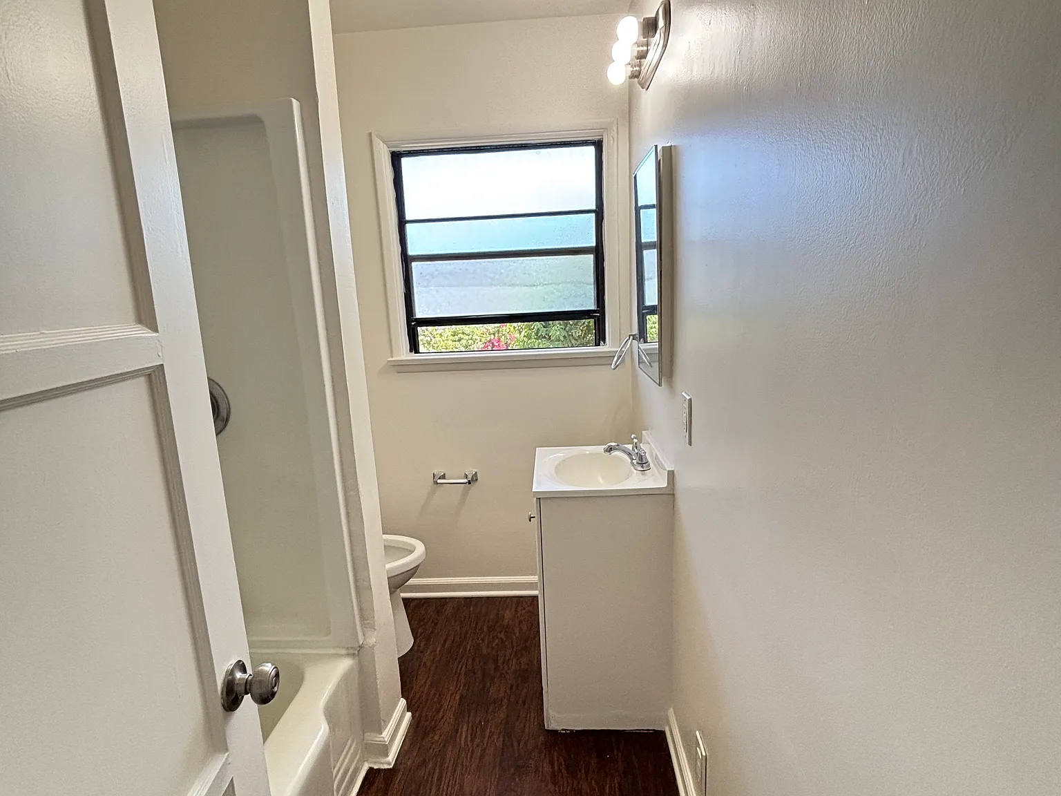 1 bed, 700 sqft, $1,600 — Photo 3