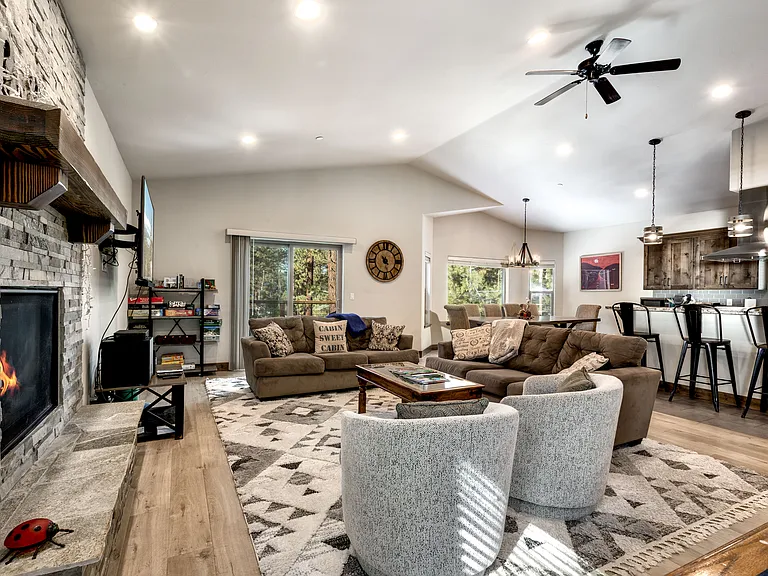 2425 Marshall Trl — Photo 6
