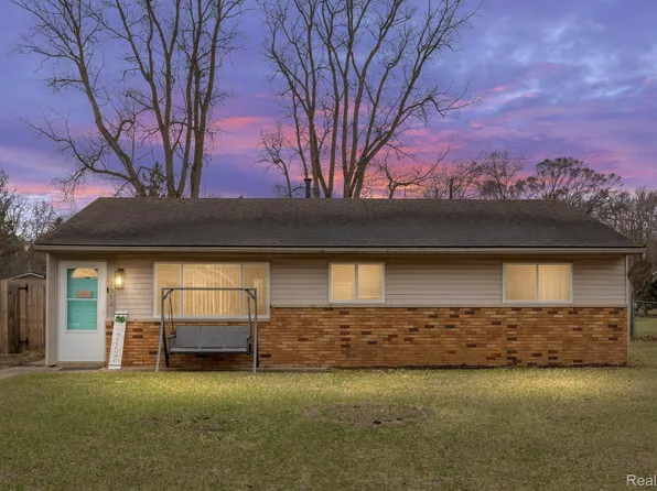 1572 Michael St, Ortonville, MI 48462