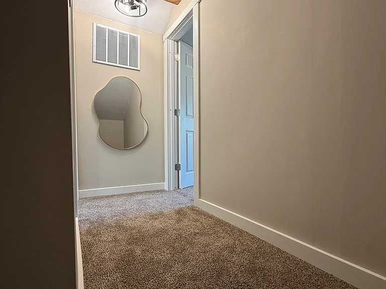 136 W Vine St — Photo 20