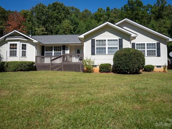 74 Chicory Dr, Marion, NC 28752