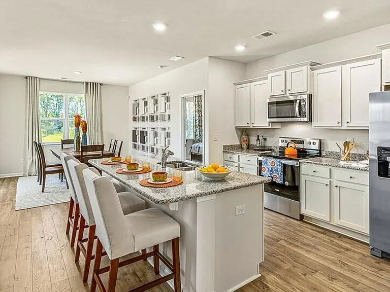 5394 Alpine Dr — Photo 4