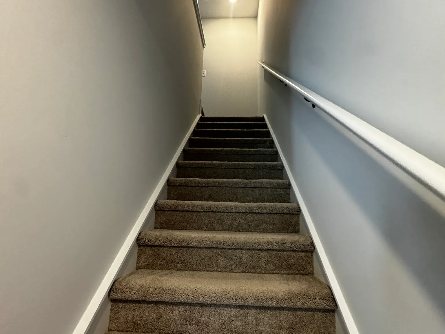 3 bed, 2.5 bath, 2000 sqft, $2,200 — Photo 2