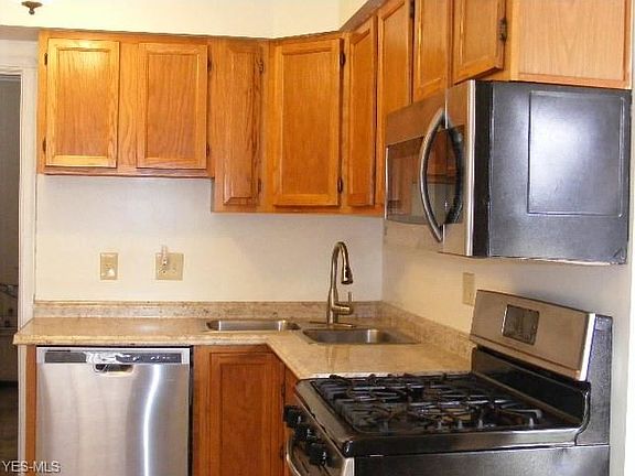 4th image of 5506 Haverhill Ave