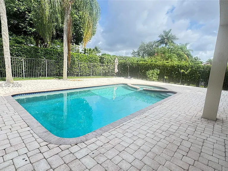 1115 Camellia Cir — Photo 33