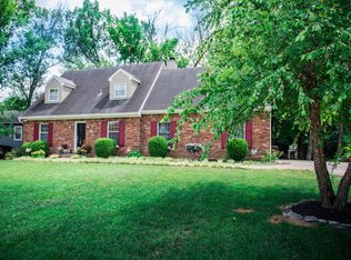 203 Eastern Wood Ct, Middletown, KY 40243