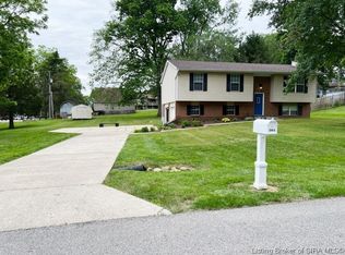 1004 Estate Cir, Georgetown, IN 47122