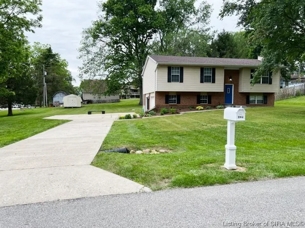 1004 Estate Circle, Georgetown, IN 47122