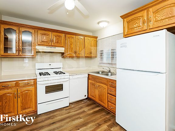 5th image of 3317 Fountainbleau Dr