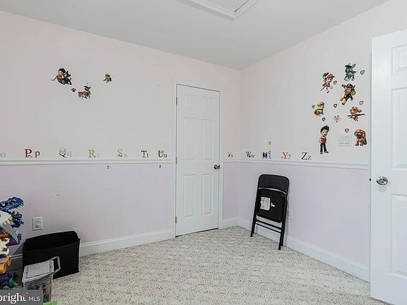 4th image of 7736 Woodlawn Ave