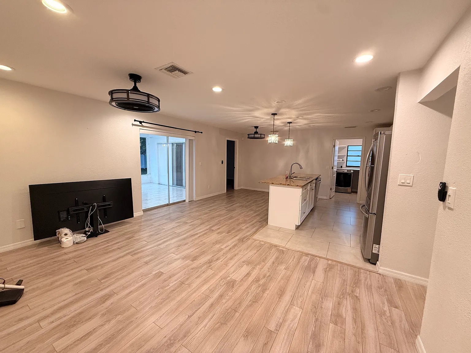4 bed, 1437 sqft, $2,899 — Photo 4