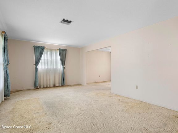 5th image of 2628 Driftwood Dr
