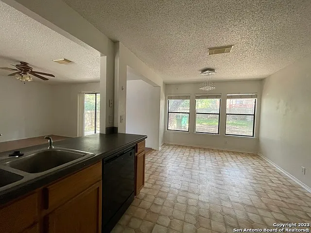 9611 Diamond Stone — Photo 11