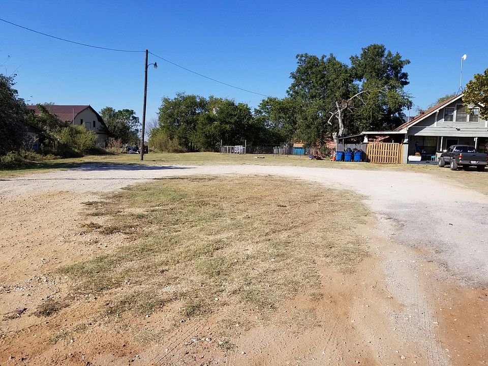 2nd image of 2633 E Highway 67