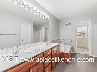 2216 SW Rambling Vine Rd, Lees Summit, MO 64082