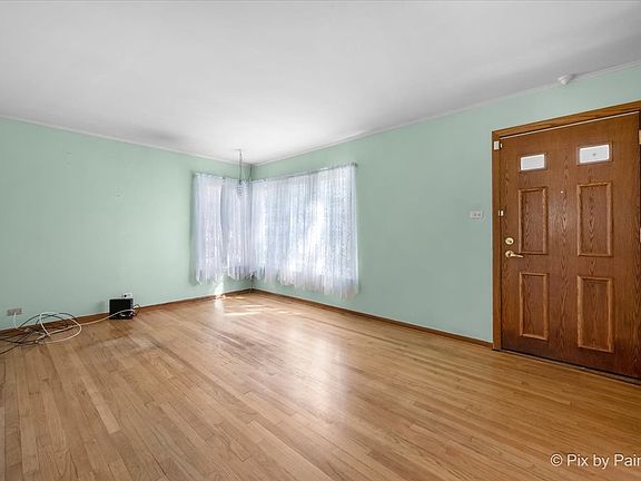 5th image of 916 N Roberta Ave