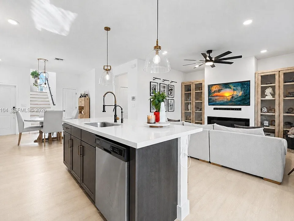 1768 SE 8th Ter