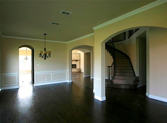 4th image of 1806 Cannes Dr