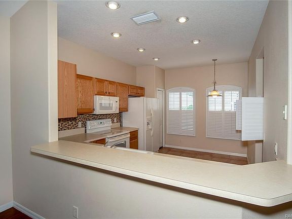 4th image of 877 W Silver Meadow Loop