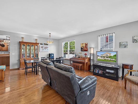 4th image of 6728 84th AVENUE