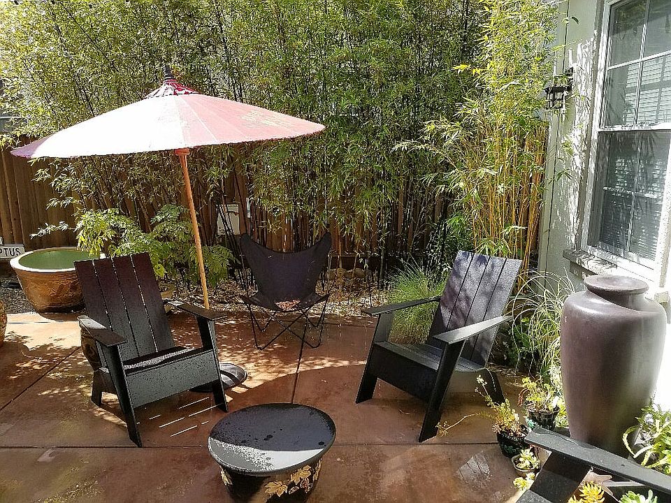 side courtyard