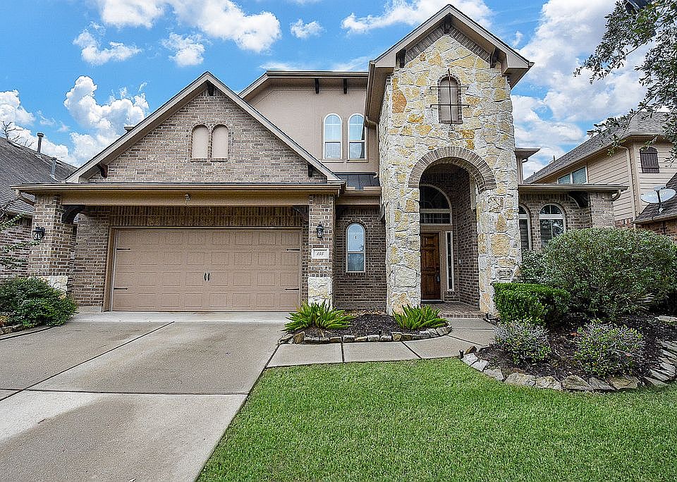 1st image of 155 W Wading Pond Cir