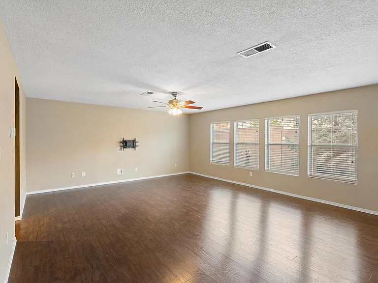 12428 Rainier Way NE — Photo 14