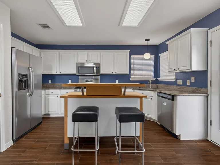 907 Settlement Cv — Photo 12