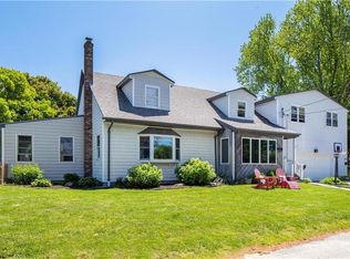107 Haskins Ave, Tiverton, RI 02878