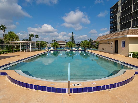 3rd image of 500 Palm Springs Blvd APT 213