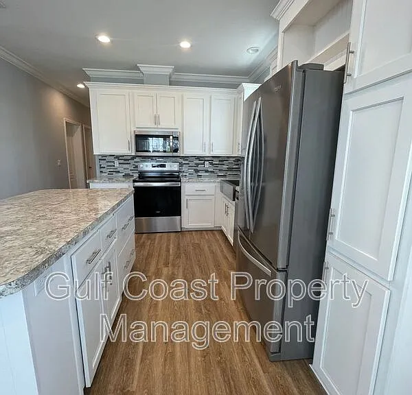 3200 Holly Ave — Photo 14