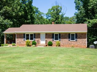 505 Mountain Cut Rd, Appomattox, VA 24522