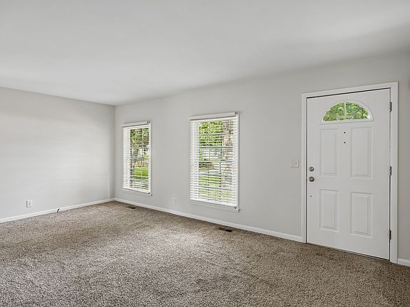 5th image of 8063 Regency Dr