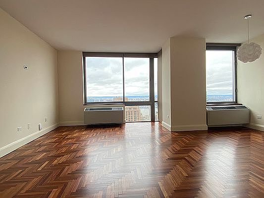 1st image of 101 W 67th St APT 53F
