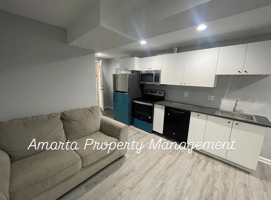 1 bed, 1.5 bath, $1,000 — Photo 3