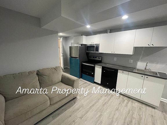 3rd image of 1413 Meridian Pl NW #1B