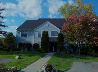 12382 Saint Andrews Way, Fenton, MI 48430